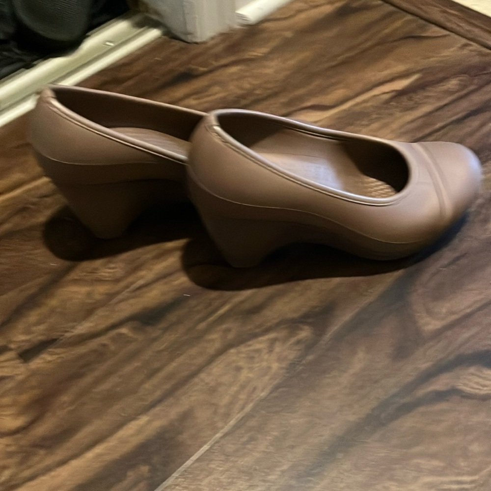 CROCS Brown Wedges